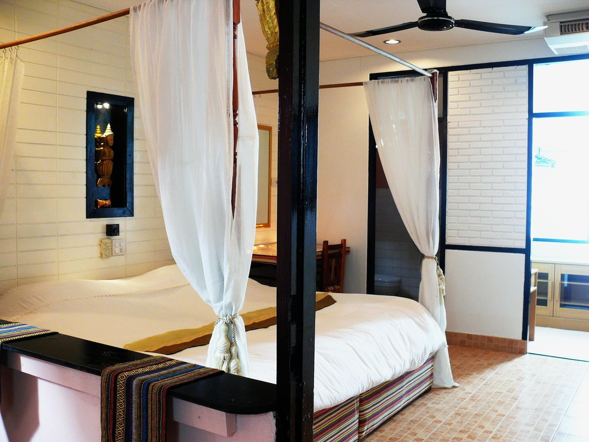 Hollanda Montri Guesthouse Τσιάνγκ Μάι Εξωτερικό φωτογραφία