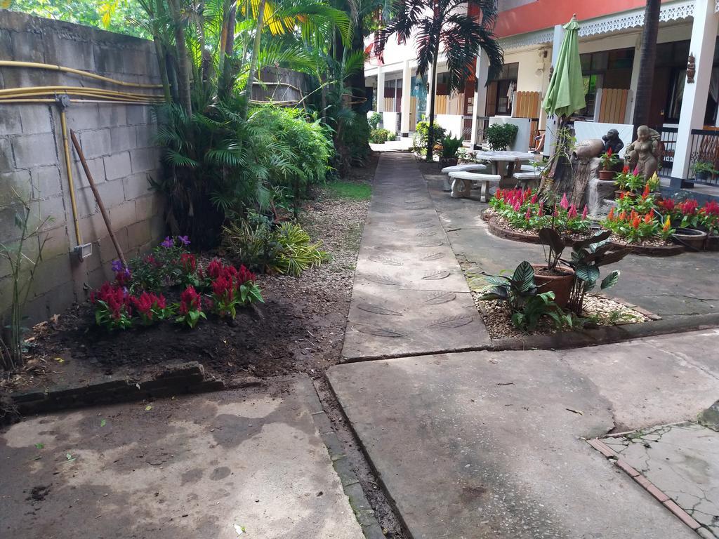 Hollanda Montri Guesthouse Τσιάνγκ Μάι Εξωτερικό φωτογραφία