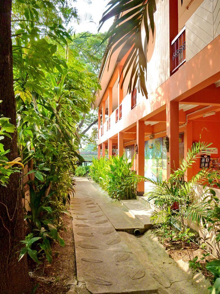 Hollanda Montri Guesthouse Τσιάνγκ Μάι Εξωτερικό φωτογραφία