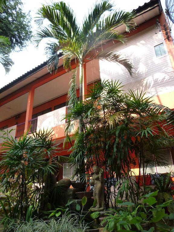 Hollanda Montri Guesthouse Τσιάνγκ Μάι Εξωτερικό φωτογραφία